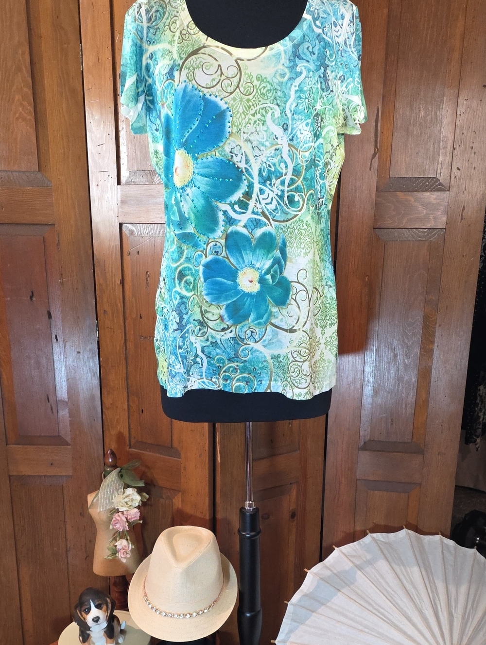 dressbarn Blue & Green Floral Scoop Neck Short Sleeve Tee Embellished Design
